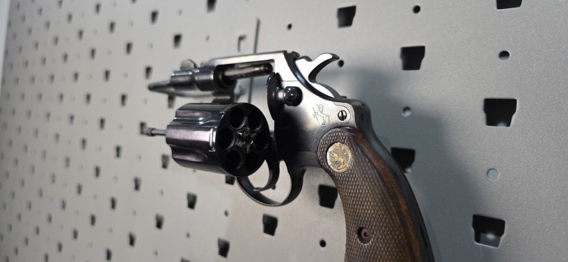 colt-detective-special-38-special-2-snub-nose-revolver-big-14