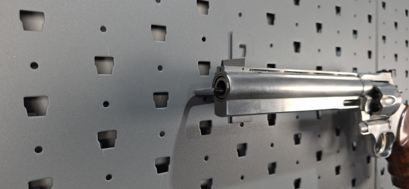 rare-dan-wesson-vh8-8-44-magnum-silhouette-revolver-big-1