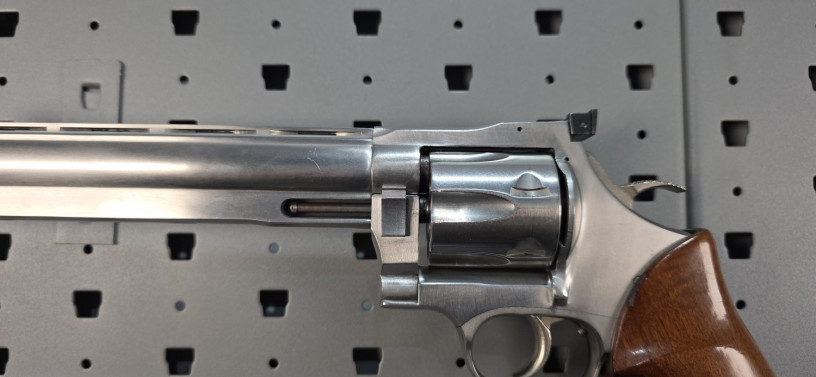 rare-dan-wesson-vh8-8-44-magnum-silhouette-revolver-big-3