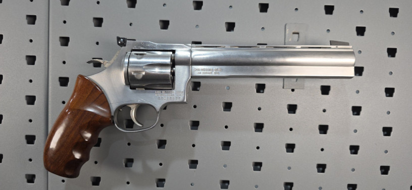 rare-dan-wesson-vh8-8-44-magnum-silhouette-revolver-big-23