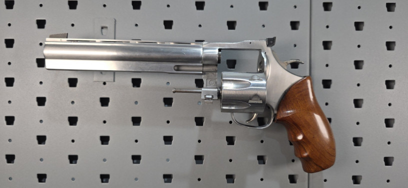 rare-dan-wesson-vh8-8-44-magnum-silhouette-revolver-big-14
