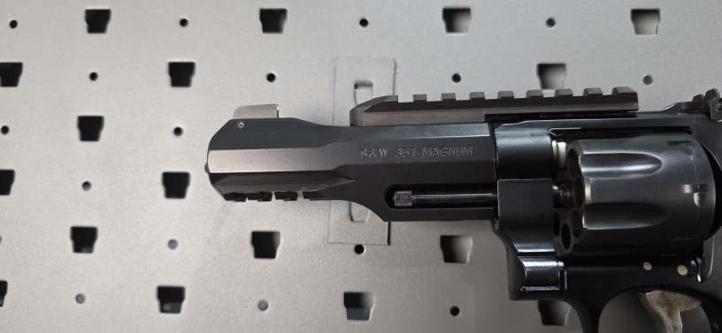 smith-wesson-mp-r8-357-magnum-8-shot-revolver-scandium-big-2