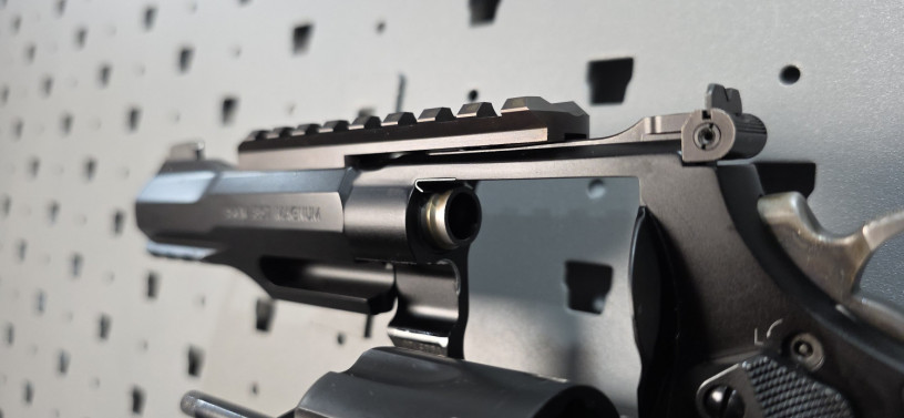 smith-wesson-mp-r8-357-magnum-8-shot-revolver-scandium-big-16