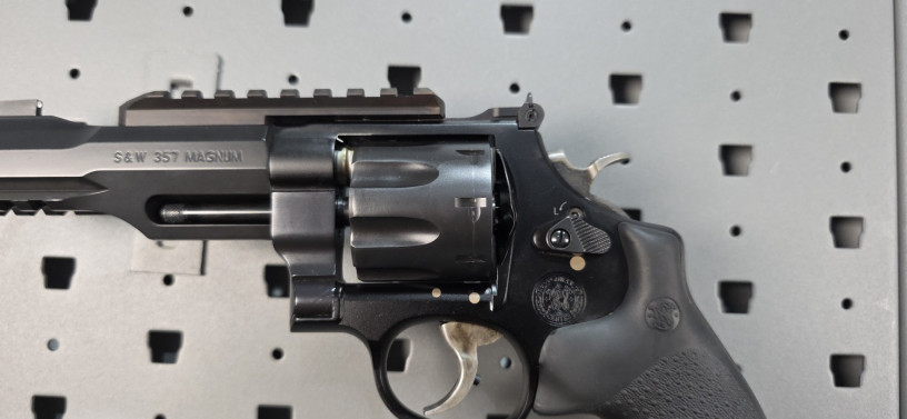 smith-wesson-mp-r8-357-magnum-8-shot-revolver-scandium-big-3