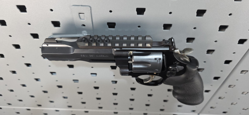 smith-wesson-mp-r8-357-magnum-8-shot-revolver-scandium-big-10