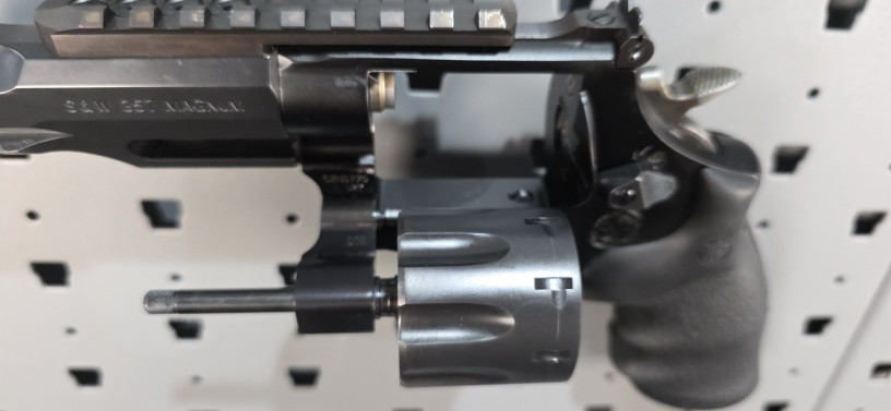 smith-wesson-mp-r8-357-magnum-8-shot-revolver-scandium-big-13