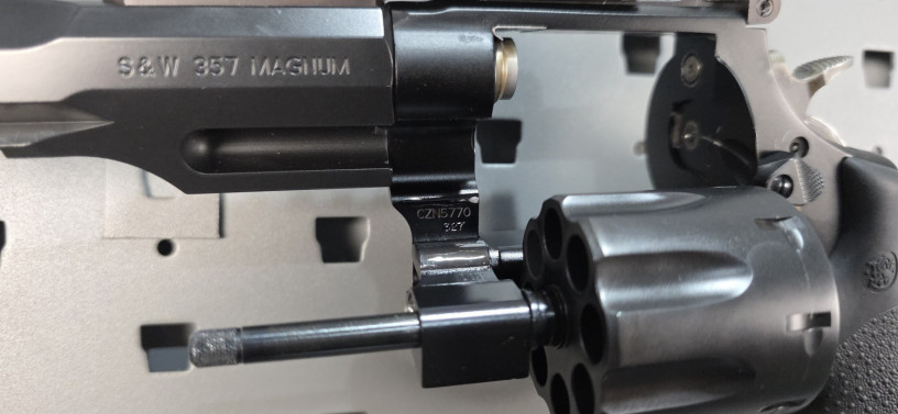 smith-wesson-mp-r8-357-magnum-8-shot-revolver-scandium-big-14