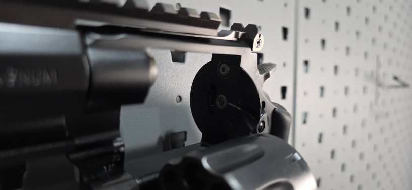 smith-wesson-mp-r8-357-magnum-8-shot-revolver-scandium-big-15