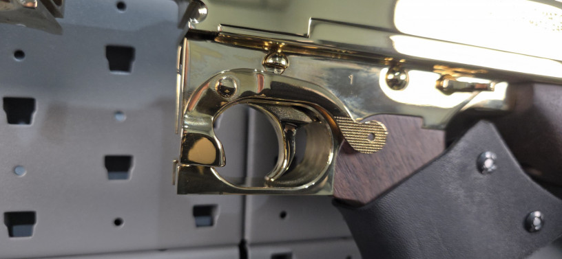 shiny-24k-gold-plated-auto-ordnance-m1927-a1-thompson-tommy-gun-45-acp-big-14