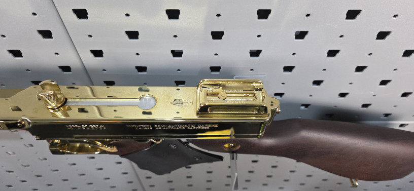 shiny-24k-gold-plated-auto-ordnance-m1927-a1-thompson-tommy-gun-45-acp-big-26