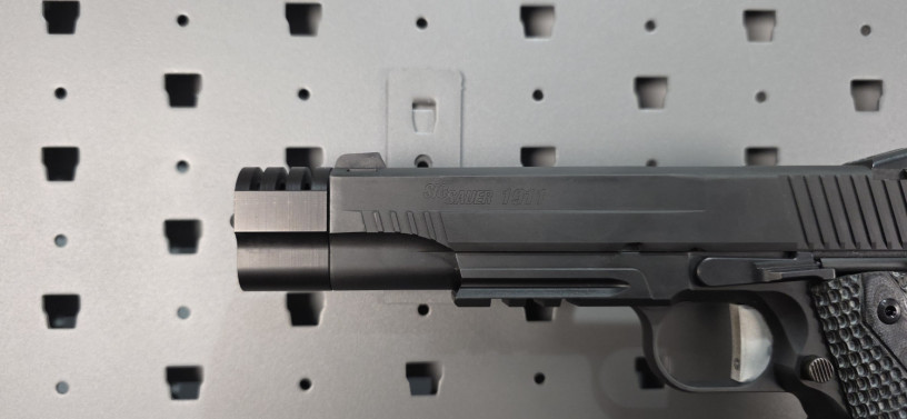 sig-sauer-1911-compd-45-acp-big-2