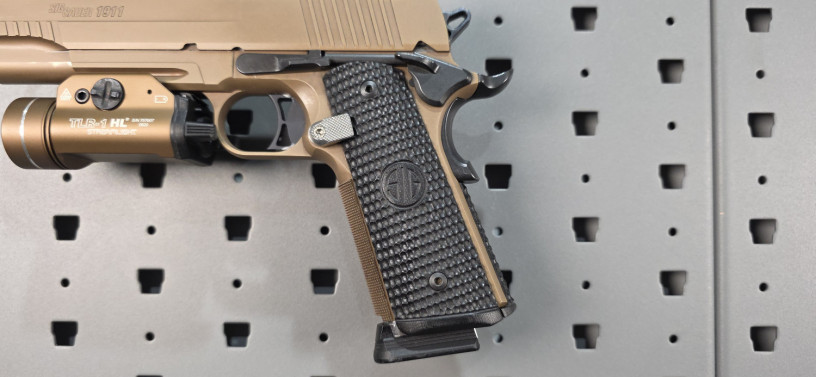 rare-sig-sauer-1911-emperor-scorpion-bronze-pvd-45-acp-big-4