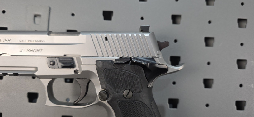 ultra-rare-sig-sauer-german-mastershop-p226-x-short-stainless-9mm-big-3