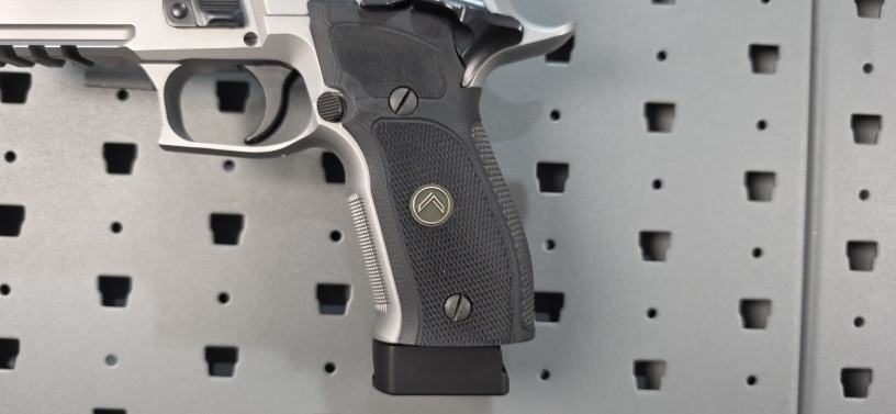 ultra-rare-sig-sauer-german-mastershop-p226-x-short-stainless-9mm-big-4