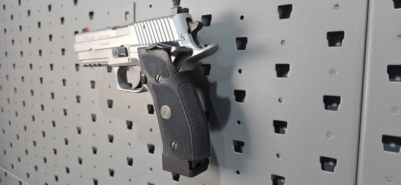 ultra-rare-sig-sauer-german-mastershop-p226-x-short-stainless-9mm-big-5