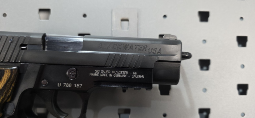 rare-sig-sauer-german-frame-p226-blackwater-usa-edition-9mm-big-11