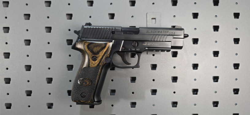 rare-sig-sauer-german-frame-p226-blackwater-usa-edition-9mm-big-10