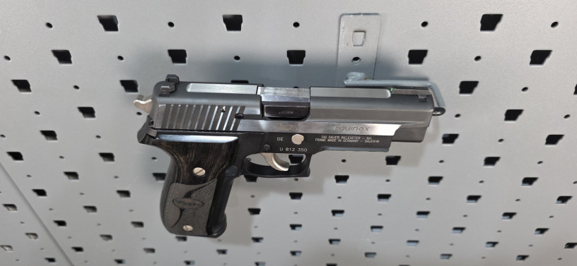 rare-sig-sauer-custom-shop-german-frame-p226-equinox-40-sw-big-16