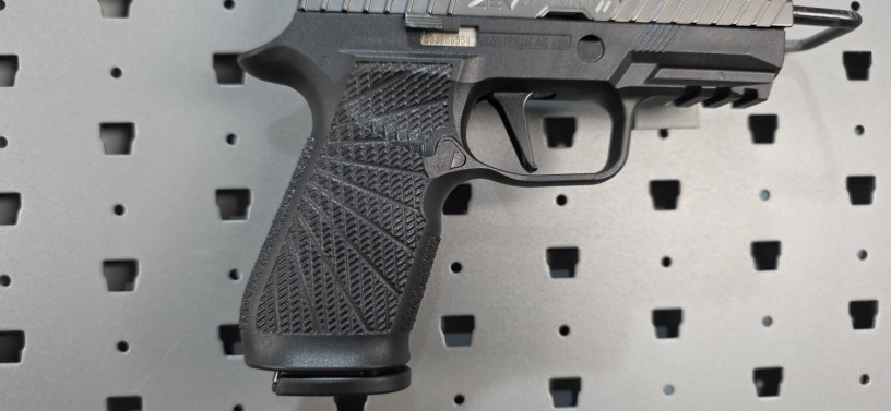 sig-sauer-p320-carry-zev-slide-barrel-wilson-combat-grip-9mm-big-12