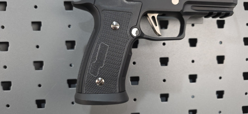 rare-sig-sauer-custom-works-p320-equinox-axg-9mm-big-13