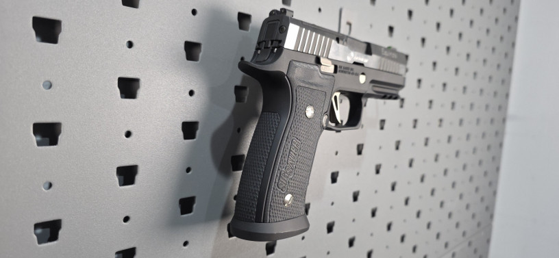 rare-sig-sauer-custom-works-p320-equinox-axg-9mm-big-14