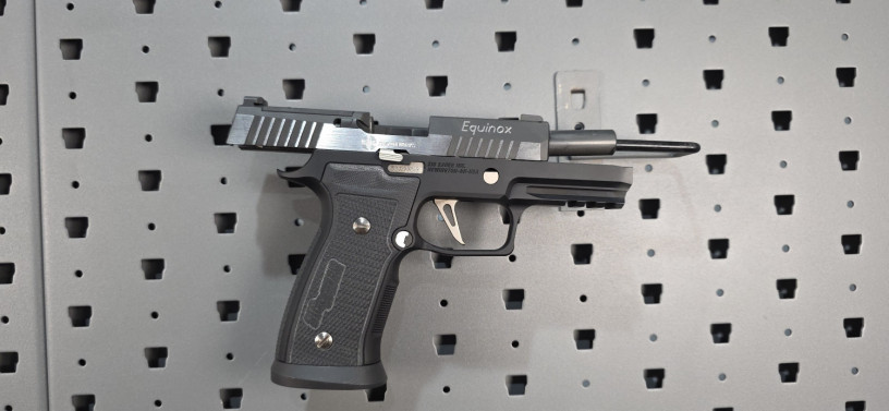 rare-sig-sauer-custom-works-p320-equinox-axg-9mm-big-16