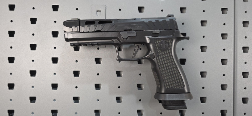 rare-sig-sauer-custom-works-p320-spectre-comp-blackout-9mm-big-0