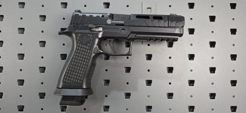 rare-sig-sauer-custom-works-p320-spectre-comp-blackout-9mm-big-10