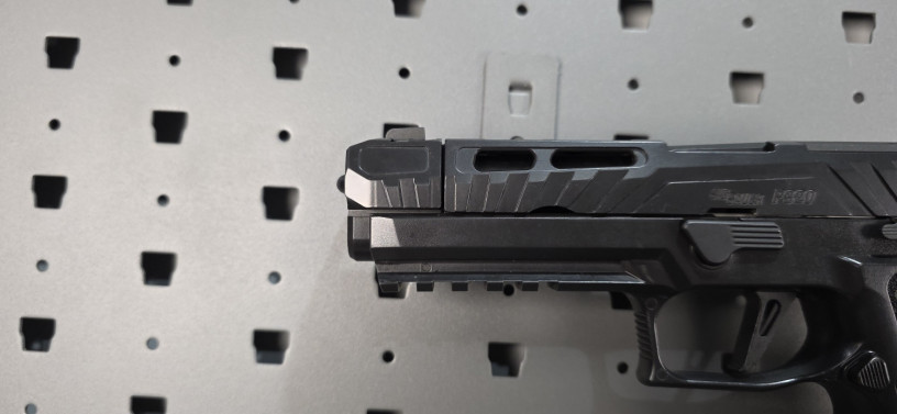 rare-sig-sauer-custom-works-p320-spectre-comp-blackout-9mm-big-2