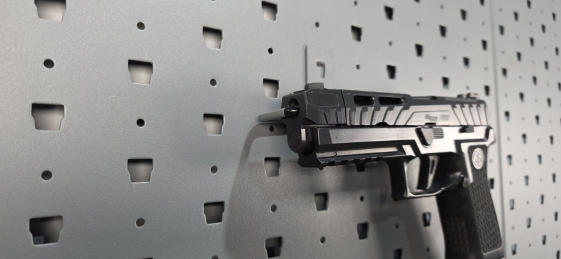 rare-sig-sauer-custom-works-p320-spectre-comp-blackout-9mm-big-1