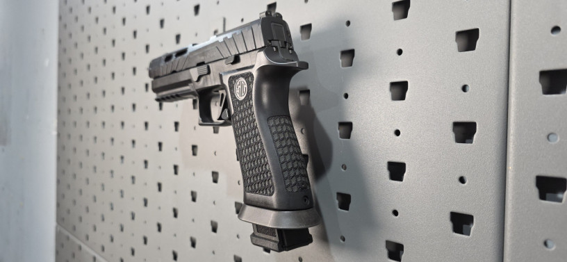 rare-sig-sauer-custom-works-p320-spectre-comp-blackout-9mm-big-5