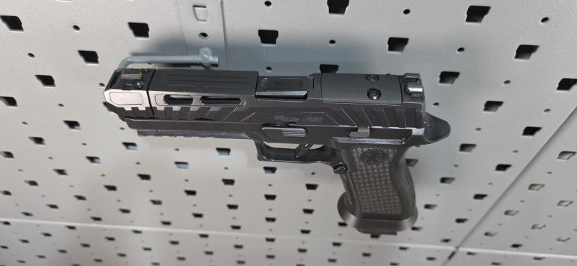 rare-sig-sauer-custom-works-p320-spectre-comp-blackout-9mm-big-9