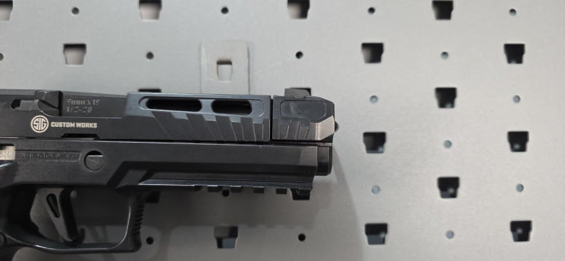 rare-sig-sauer-custom-works-p320-spectre-comp-blackout-9mm-big-11