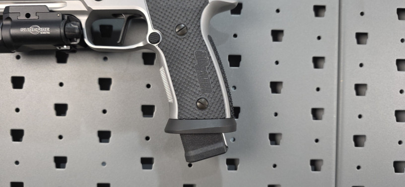 rare-sig-sauer-p320-x-five-sxg-w-trijicon-rcr-surefire-x300u-b-big-4