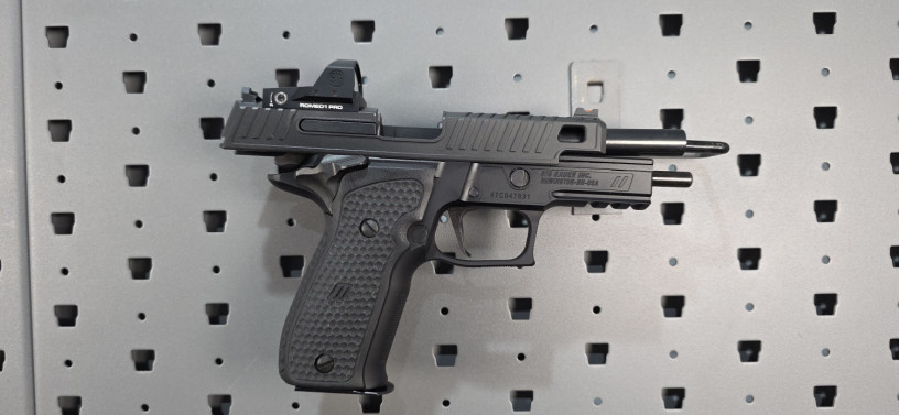 ultra-rare-zev-technologies-x-sig-sauer-p226-zev-9mm-w-sig-romeo1-pro-big-17