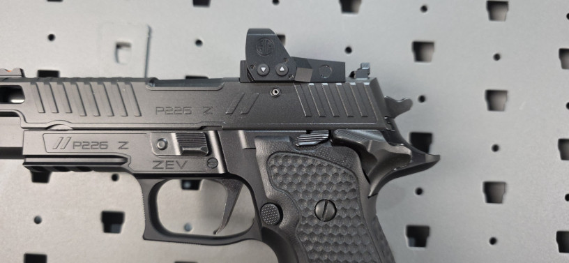ultra-rare-zev-technologies-x-sig-sauer-p226-zev-9mm-w-sig-romeo1-pro-big-3