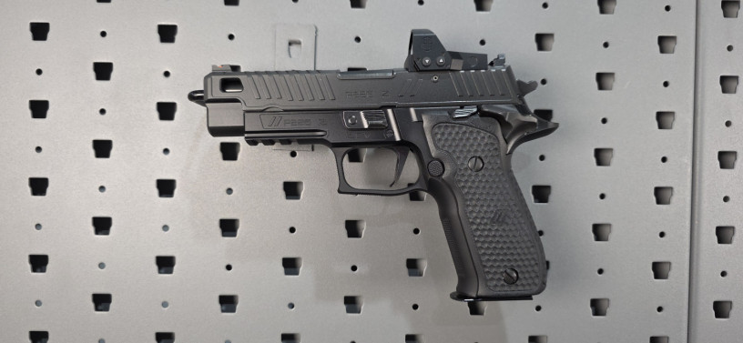 ultra-rare-zev-technologies-x-sig-sauer-p226-zev-9mm-w-sig-romeo1-pro-big-0
