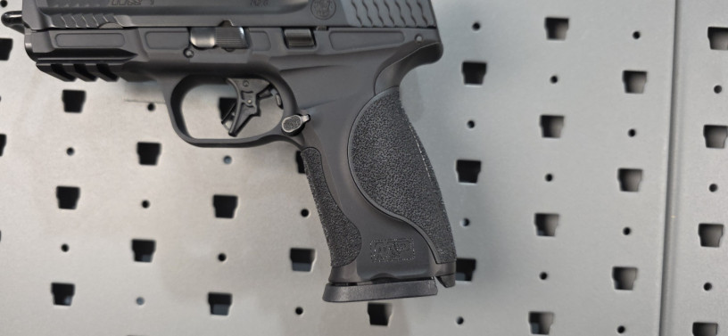 rare-smith-wesson-mp-9-metal-black-leo-model-9mm-big-4