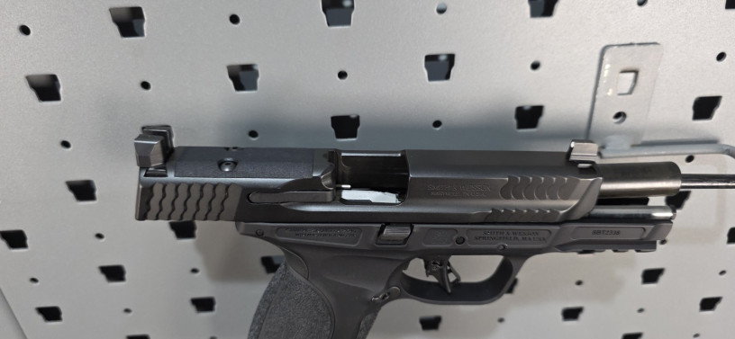 rare-smith-wesson-mp-9-metal-black-leo-model-9mm-big-18