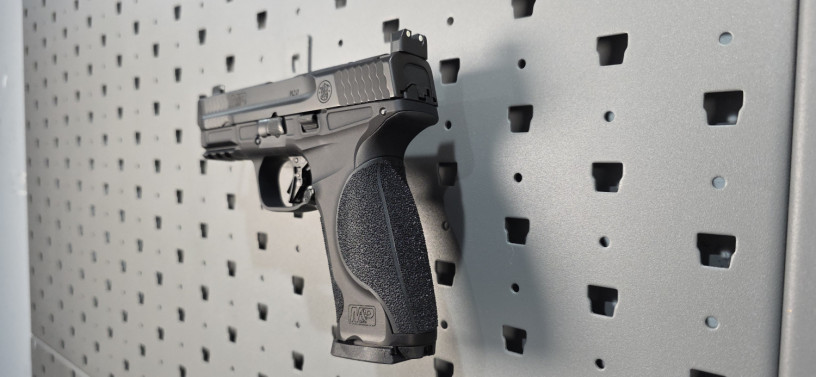 rare-smith-wesson-mp-9-metal-black-leo-model-9mm-big-5