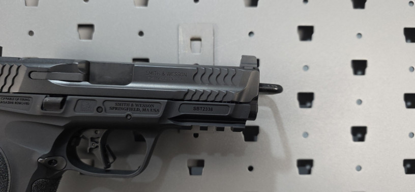 rare-smith-wesson-mp-9-metal-black-leo-model-9mm-big-11