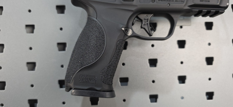 rare-smith-wesson-mp-9-metal-black-leo-model-9mm-big-13