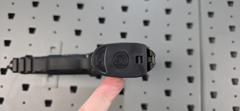 rare-smith-wesson-mp-9-metal-black-leo-model-9mm-big-6