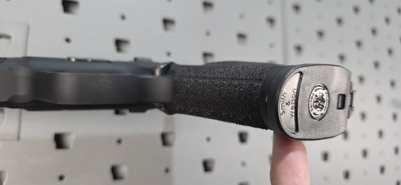 rare-smith-wesson-mp-9-metal-black-leo-model-9mm-big-7