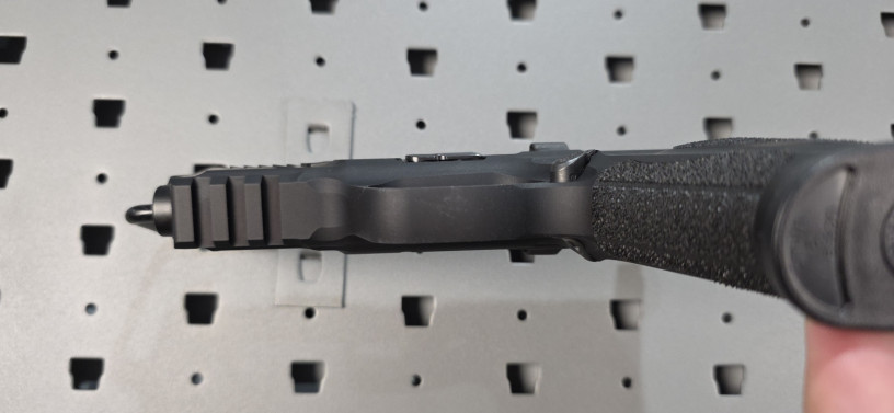 rare-smith-wesson-mp-9-metal-black-leo-model-9mm-big-8