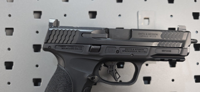 rare-smith-wesson-mp-9-metal-black-leo-model-9mm-big-12