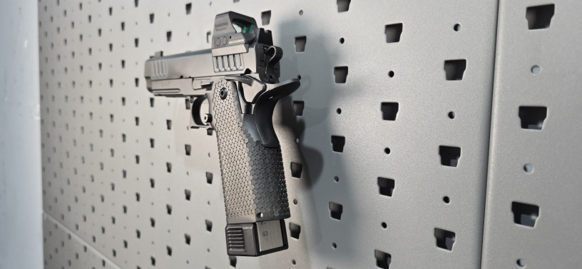 sti-staccato-p-2011-steel-frame-9mm-w-steel-cheely-grip-red-dirt-trigger-hsun-508t-big-5