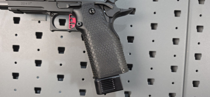 sti-staccato-p-2011-steel-frame-9mm-w-steel-cheely-grip-red-dirt-trigger-hsun-508t-big-4