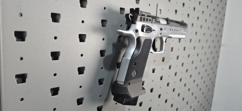 tanfoglio-defiant-10mm-match-pistol-w-case-accessories-big-15