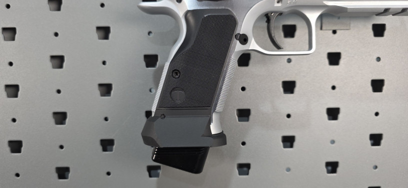 tanfoglio-defiant-10mm-match-pistol-w-case-accessories-big-14